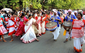 A key tribal festival, celebrated on Chaitra Shukla Tritiya, the third day of waxing moon in Chaitra month. Sarhul marks the beginning of New Year